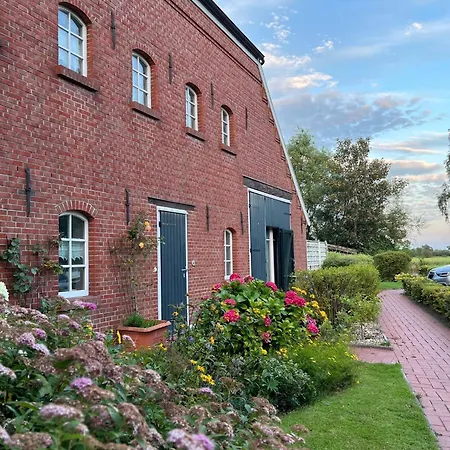 Gulfhof Im Historischen Kern Apartment Krummhoern Exterior photo